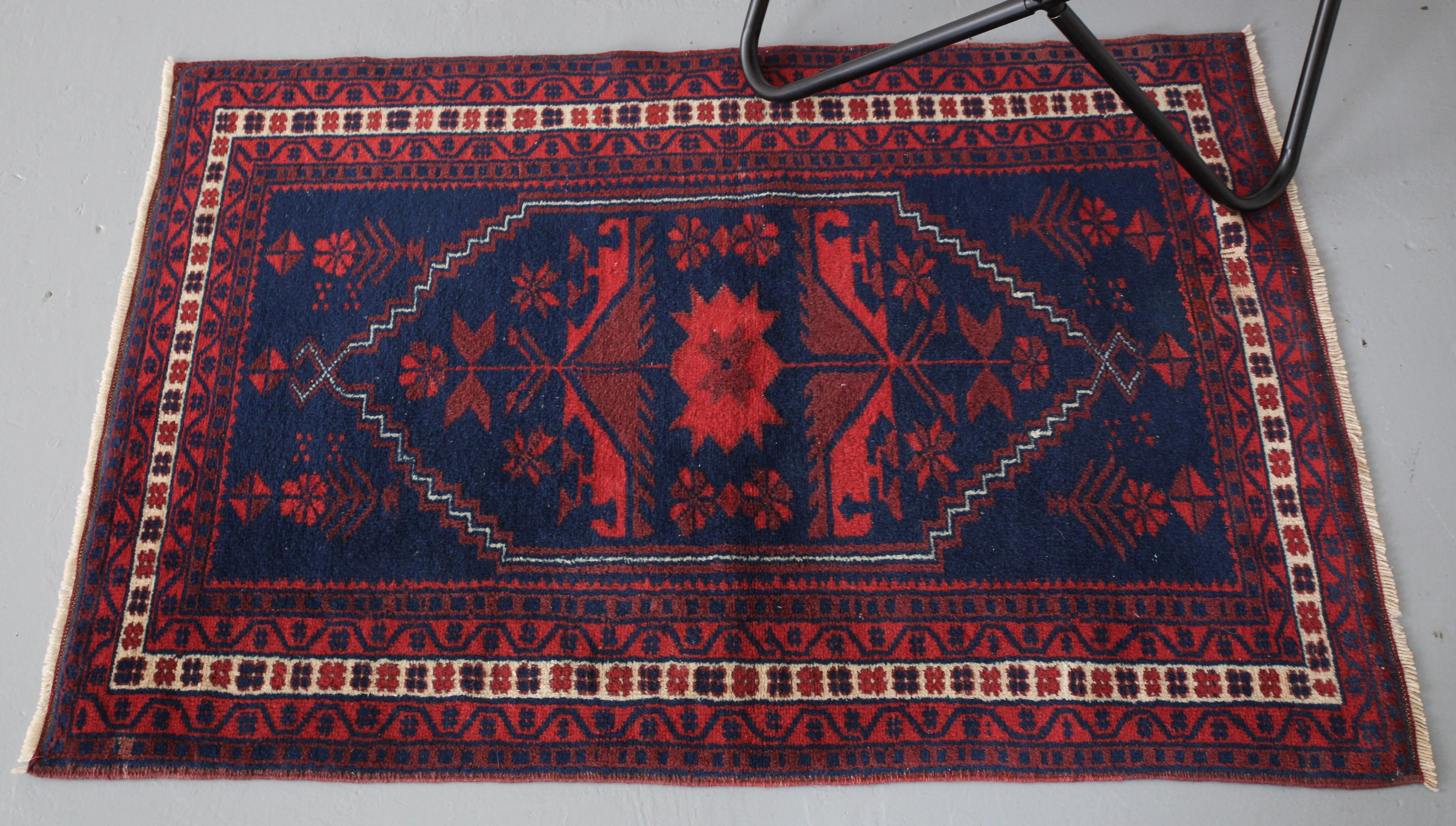 Vintage Mini Turkish Rug 2'7x3'11"